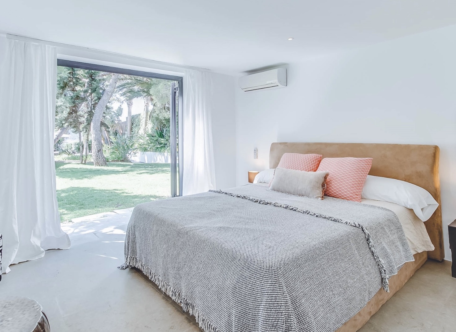 Resa Estates Ibiza can Viv tourist license sale koop bedroom 2.jpg